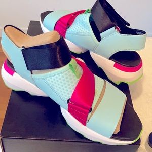 Sorrel Sandals with cushy soft foot bed.